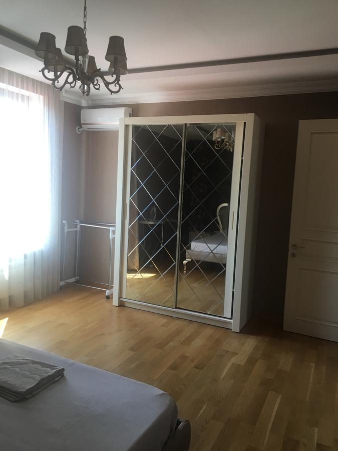 Lesya Apartment With Terrace تبليسي المظهر الخارجي الصورة